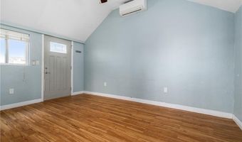 1 Offshore Rd 32, Narragansett, RI 02882