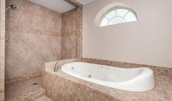 386 Meaut St, Biloxi, MS 39530