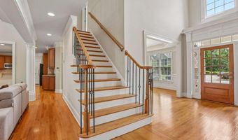 12516 Darvish Ln, Alpharetta, GA 30005