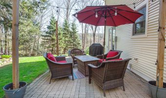 15 Rockledge Ln, Canton, CT 06019