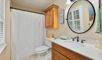 212 Orchard Woods Dr, North Kingstown, RI 02874