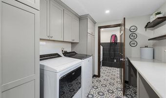 365 W Wrentham Rd, Cumberland, RI 02864