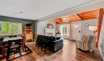 227 Valley View Dr, Albrightsville, PA 18210