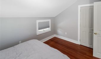 1 Conrad Ct, Newport, RI 02840