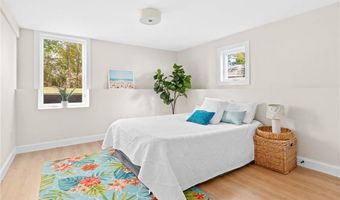 91 Houston Ave, Newport, RI 02840