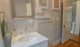 27 Princeton St, Bangor, ME 04401