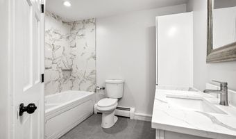 853 Oxford St S, Auburn, MA 01501