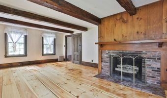 42 Main St, Brookline, NH 03033