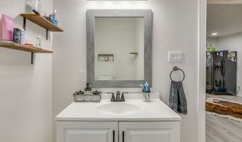 109 W Purdom Ave, Alvarado, TX 76009