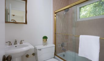 7811 CHARLESTON Dr, Bethesda, MD 20817
