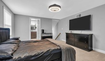 55 Drift Rd, Belford, NJ 07718