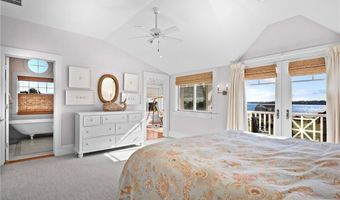 140 Tuckerman Ave, Middletown, RI 02842