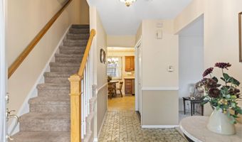 11 Westchester Dr, Albany, NY 12205