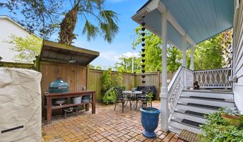128 4th St, Apalachicola, FL 32320