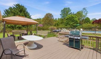 8 Sunshine Dr, Alexandria Twp., NJ 08867