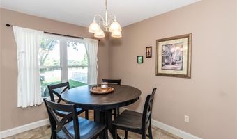 1915 Fox Pointe Dr, Arnold, MO 63010