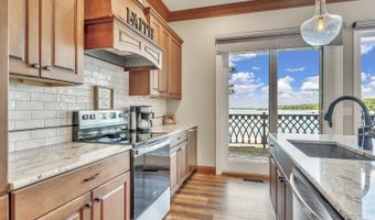 325 Lakeshore Dr, Arnolds Park, IA 51331
