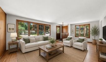34 Crescent Dr, Akron, NY 14001