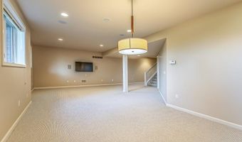 5401 Pinnacle Ct, Ann Arbor, MI 48108