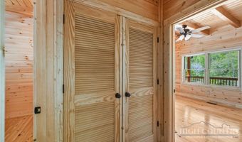 167 Apple Cove Rd, Banner Elk, NC 28604