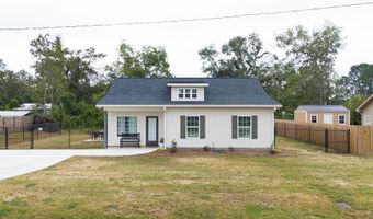 70 Blueberry St, Baxley, GA 31513