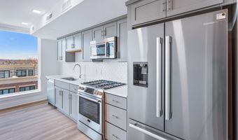 701 N HENRY St 204, Alexandria, VA 22314
