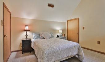 46 Oak Hill Rd, Brookline, NH 03033