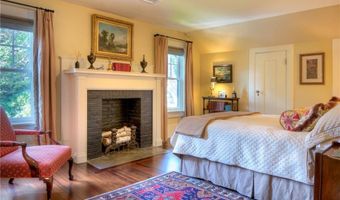 50 Eastover Rd, Portsmouth, RI 02871
