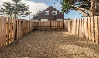 318 11TH St 1-5, Bandon, OR 97411