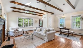 4 Garfield Ave, Bristol, RI 02809