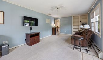 622 Wiese Rd, Cheshire, CT 06410