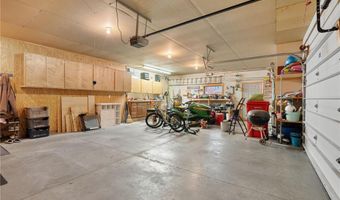601 24th St NW, Austin, MN 55912