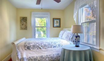 98 John St, Newport, RI 02840