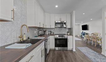 66 Girard Ave 324, Newport, RI 02840