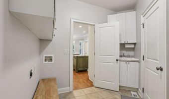 1006 Meadow Brk, Woodstock, GA 30188
