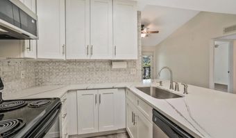 3308 WYNDHAM Cir 321, Alexandria, VA 22302