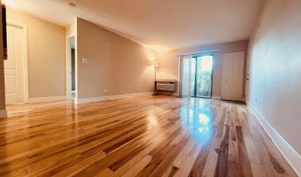 2219 NICHOLS Rd 17A, Arlington Heights, IL 60004