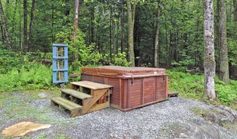 233 Algerie Rd, Becket, MA 01223
