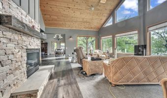 1011 Hwy 15, Armstrong, IA 50514