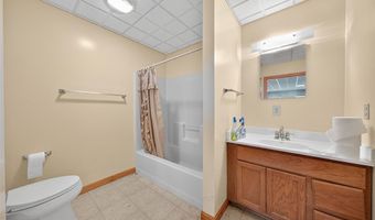 1074 Boone Woods Trl, Augusta, MO 63332