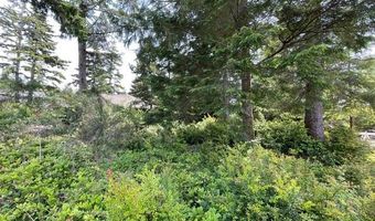 12 Th Ct, Bandon, OR 97411