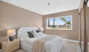 3991 Crown Point Dr 112, San Diego, CA 92109