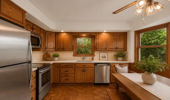 2110 E Eastman Ct, Arlington Heights, IL 60004