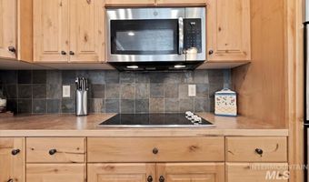 23 Waterline Ln, Cascade, ID 83611