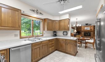 2207 Buchanan Dr, Ames, IA 50010