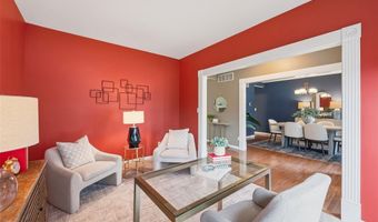 614 Whispering Willows Ct, Ballwin, MO 63021