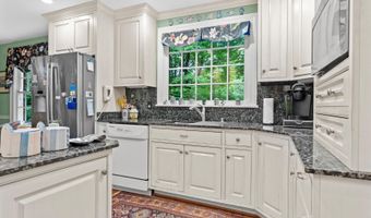 12104 Locust Ln, Anchorage, KY 40223