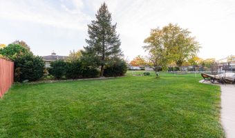 1527 W Holtz Ave, Addison, IL 60101