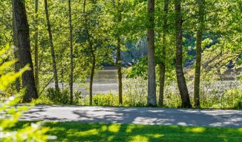 519 Country Club Dr W, Arapahoe, NC 28510