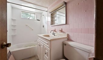 403 Commonwealth Ave, Warwick, RI 02886